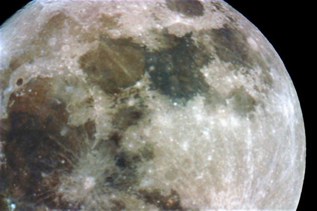 Luna_color_IMG_1270_reg.jpg