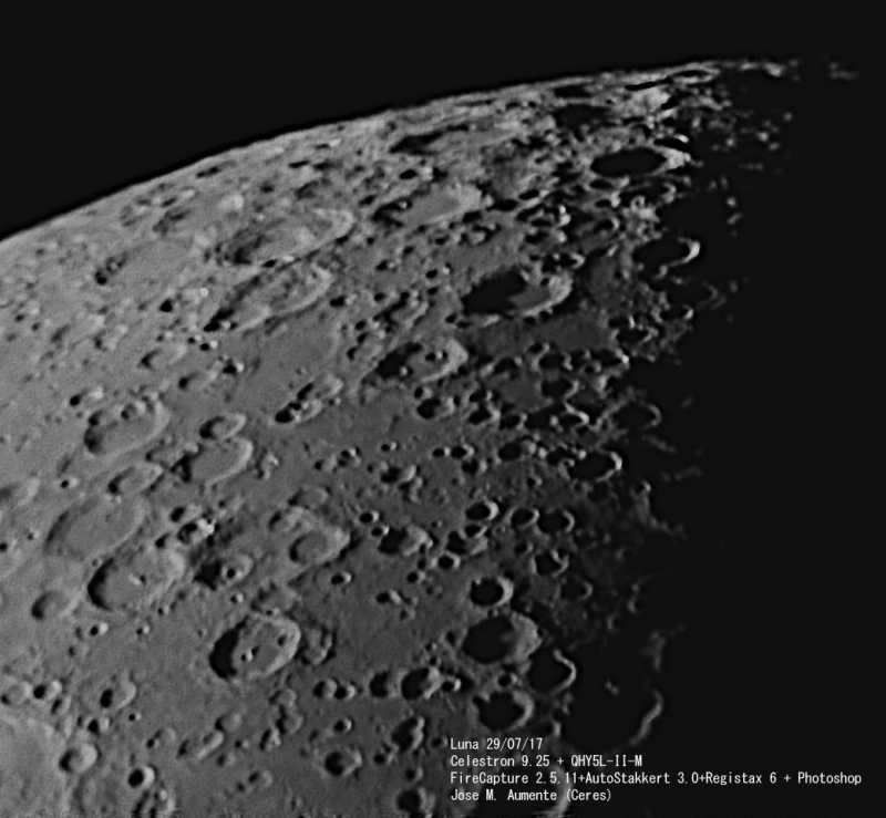 Luna_290717_crateressur.jpg