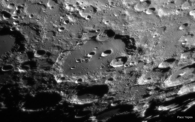 Moon_260318_ZWOASI174MM_200055_ROVNI_PYHDN_2018-04-08.jpg